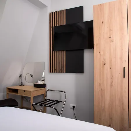 Hotel Republic Square Luxury