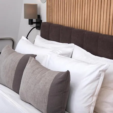 Republic Square Luxury 4*