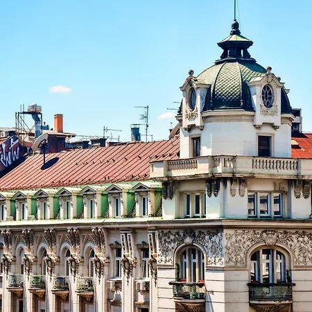 Republic Square Luxury 4*