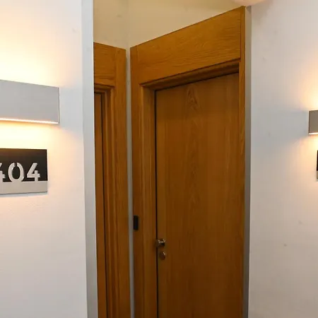 Republic Square Luxury 4*