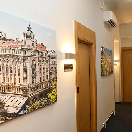 Republic Square Luxury 4* Belgrad