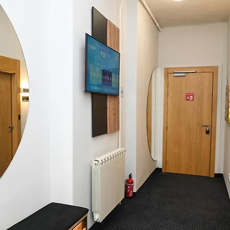 Republic Square Luxury Otel 4*