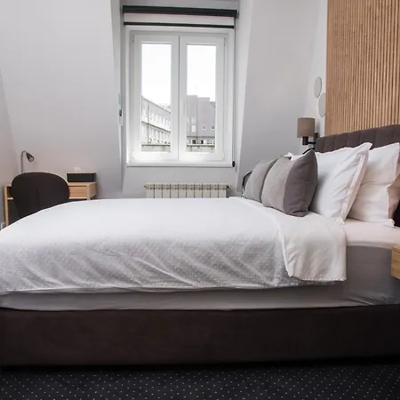 Republic Square Luxury Otel 4*