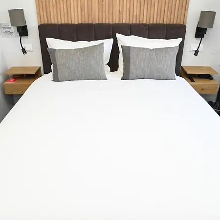 Republic Square Luxury Otel