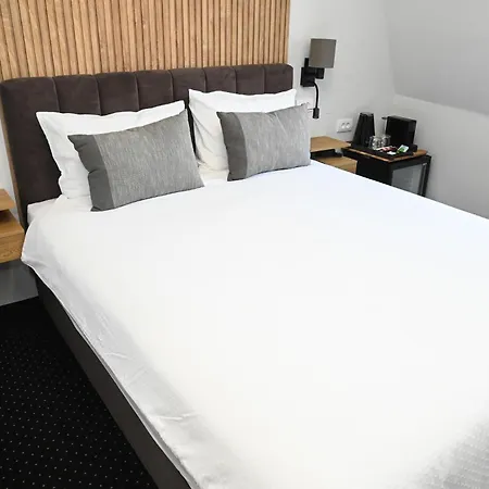 Republic Square Luxury Otel