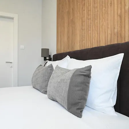 Republic Square Luxury Otel