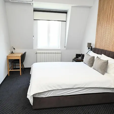 Ξενοδοχείο Republic Square